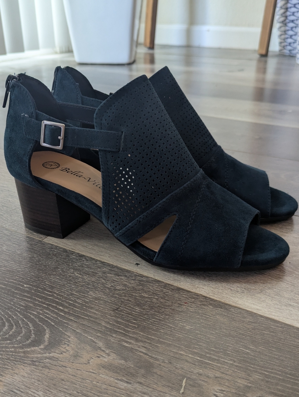 Bella Vita Dark Blue Suede Perforated Block Heel Sandals - Size 9W